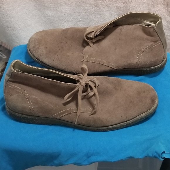Andrew Marc suede chukka boots size 13